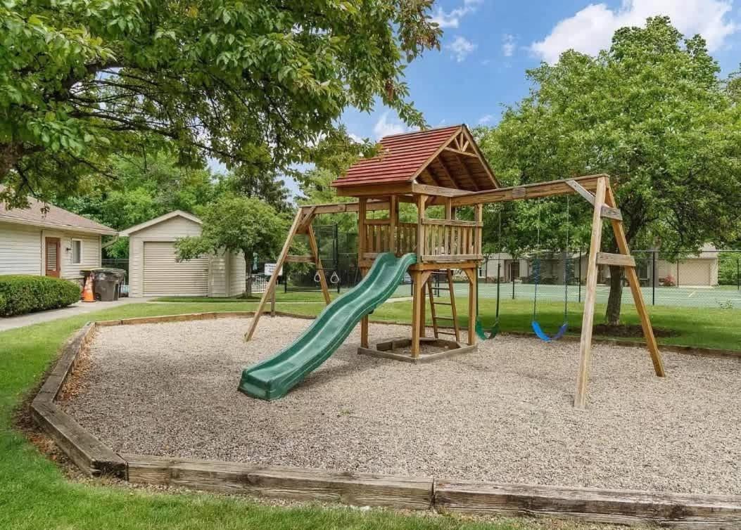 Family Friendly And Quite 2 Bedroom Condo Close To Fun Fort Wayne Buitenkant foto