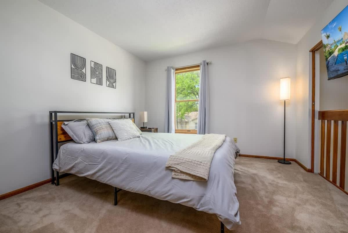 Family Friendly And Quite 2 Bedroom Condo Close To Fun Fort Wayne Buitenkant foto